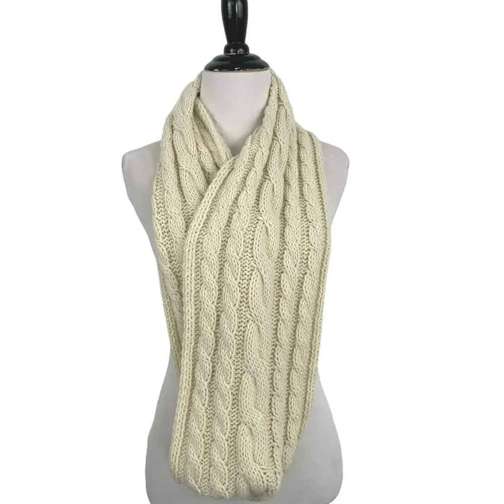 Betsey Johnson Chunky Cable Knit Infinity Scarf Cream Cozy Winter